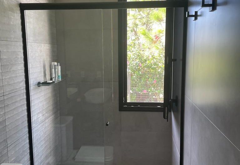 Casa En Venta, 3 Dormitorios, Barrio Privado, Piscina.