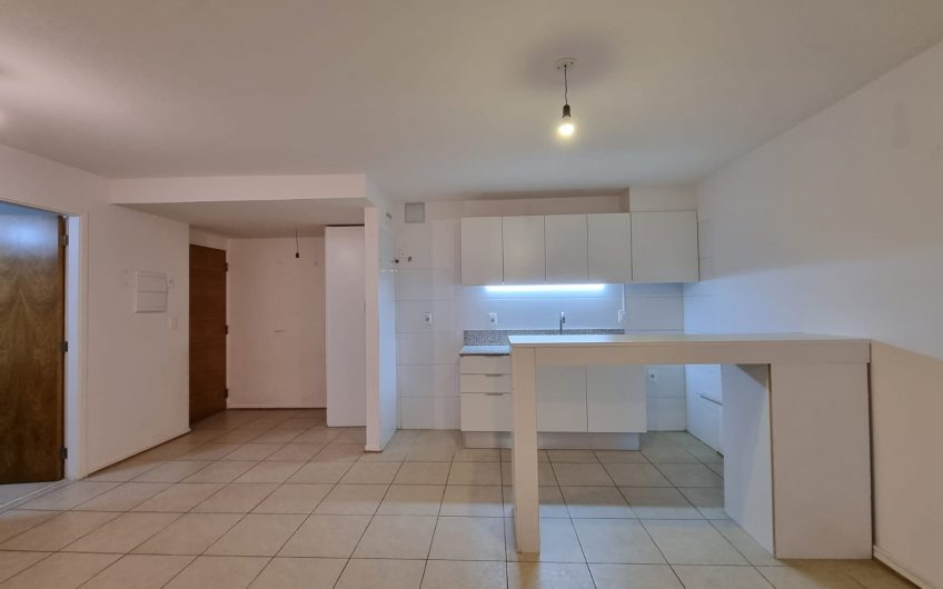 Apartamento, 2 dormitorios, garage, se vende con renta