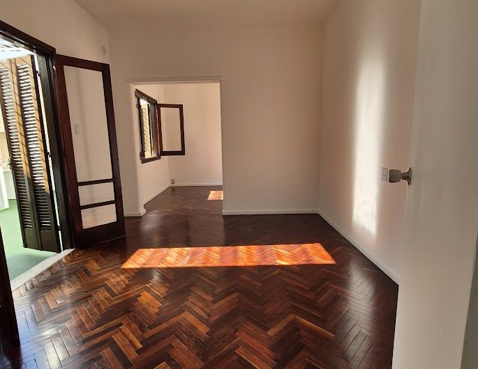 Apartamento planta baja, 2 dormitorios, patio, parrillero