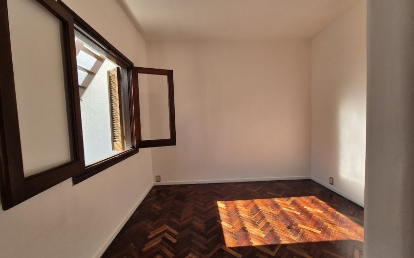 Apartamento planta baja, 2 dormitorios, patio, parrillero