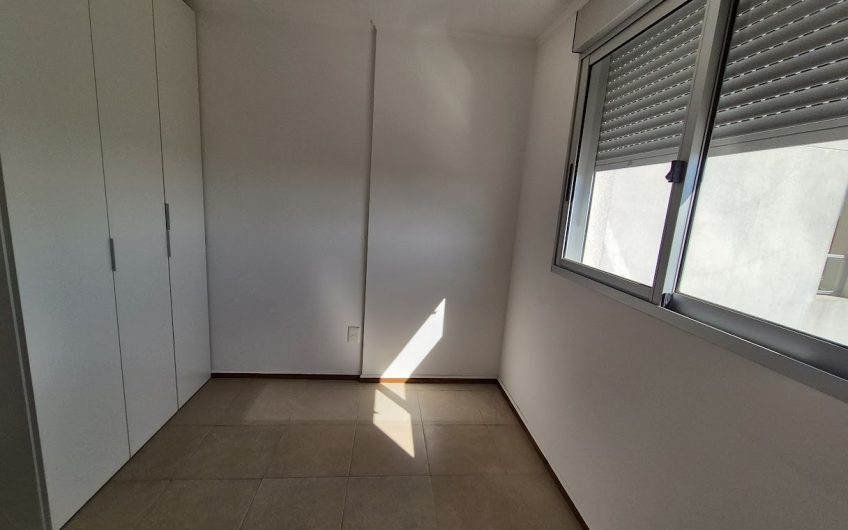 Apartamento, 3 dormitorios, 2 baños, garage