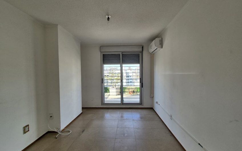 Apartamento, 3 dormitorios, 2 baños, garage