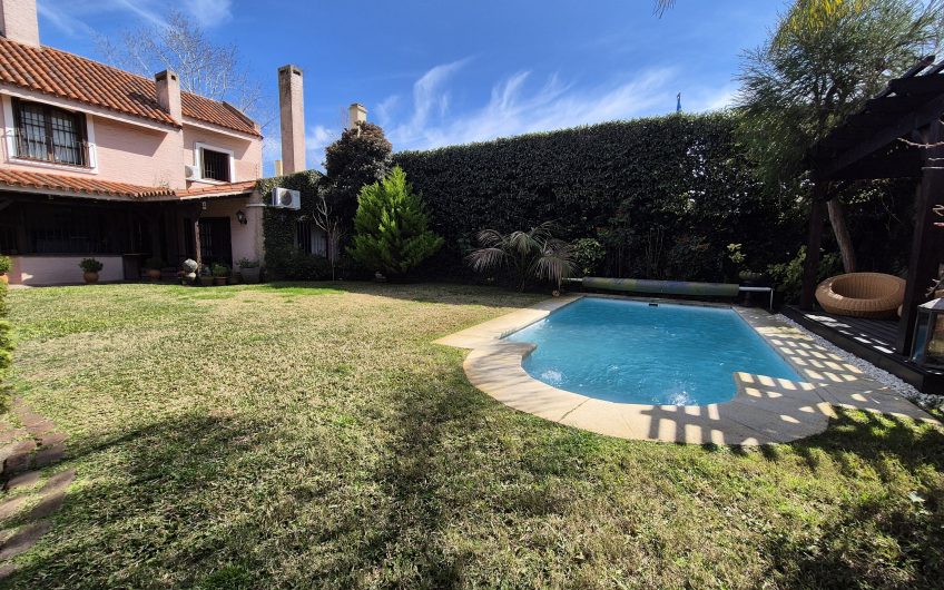 Casa en padrón único, 524 mts. Piscina, Parrillero