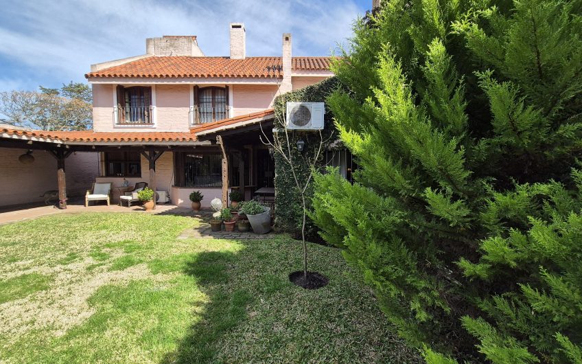 Casa en padrón único, 524 mts. Piscina, Parrillero